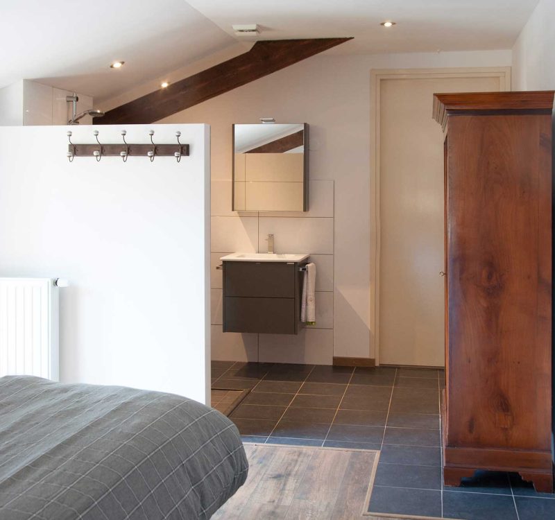 Slaapkamer en Badkamer De Tuinkamer bij Hoeve Linnerveld