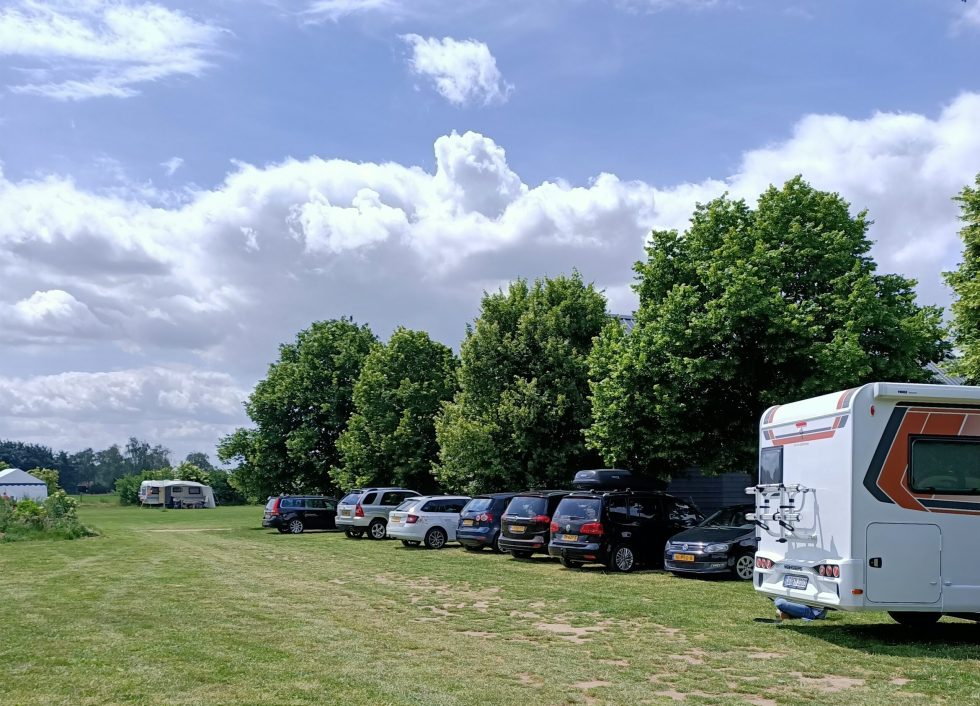 Parkeerplaats bij Hoeve Linnerveld